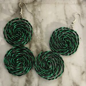 Green and Black Earrings VERY LIGHT!!